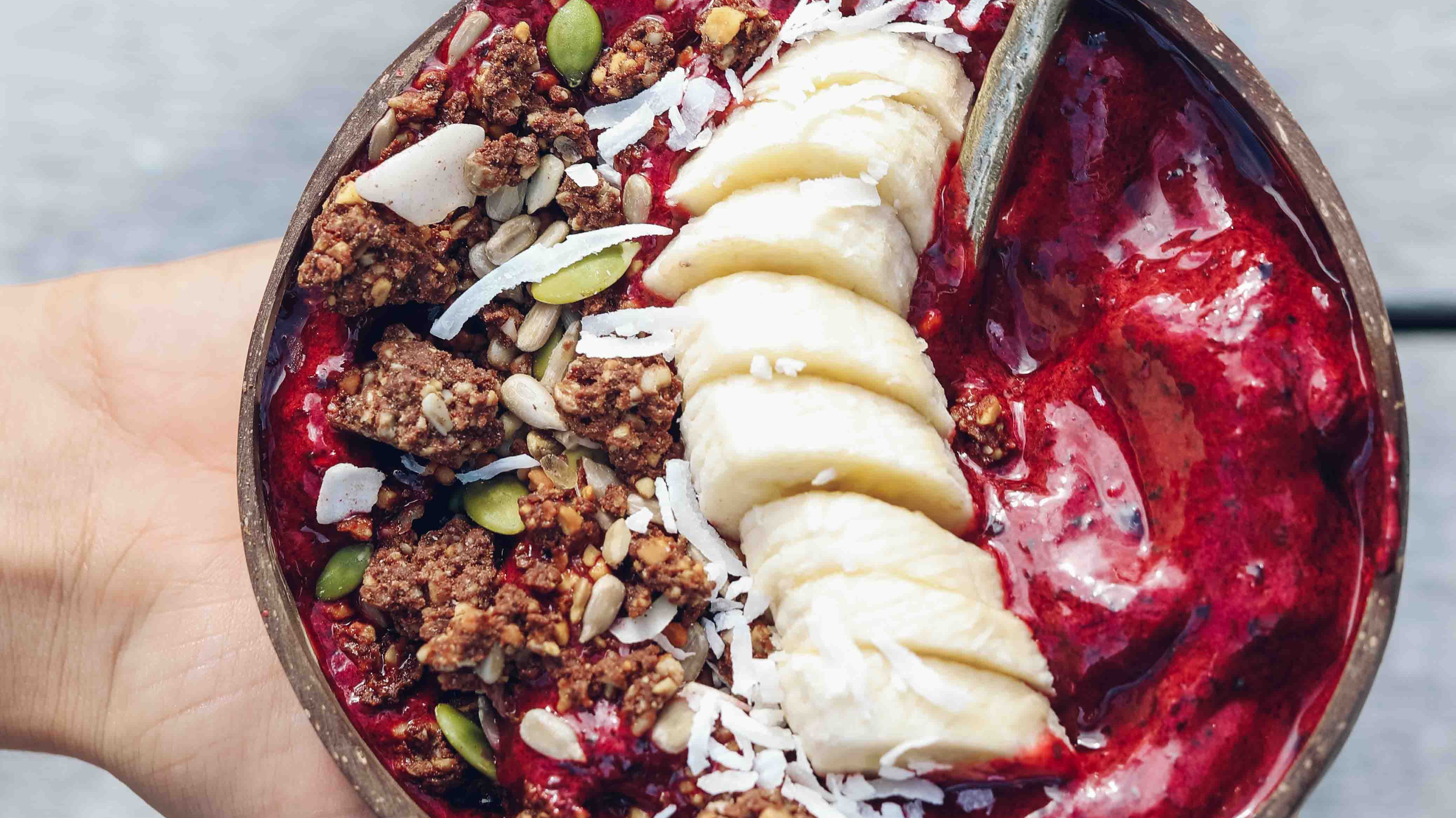 Kiwi & Blackberry Smoothie Bowl