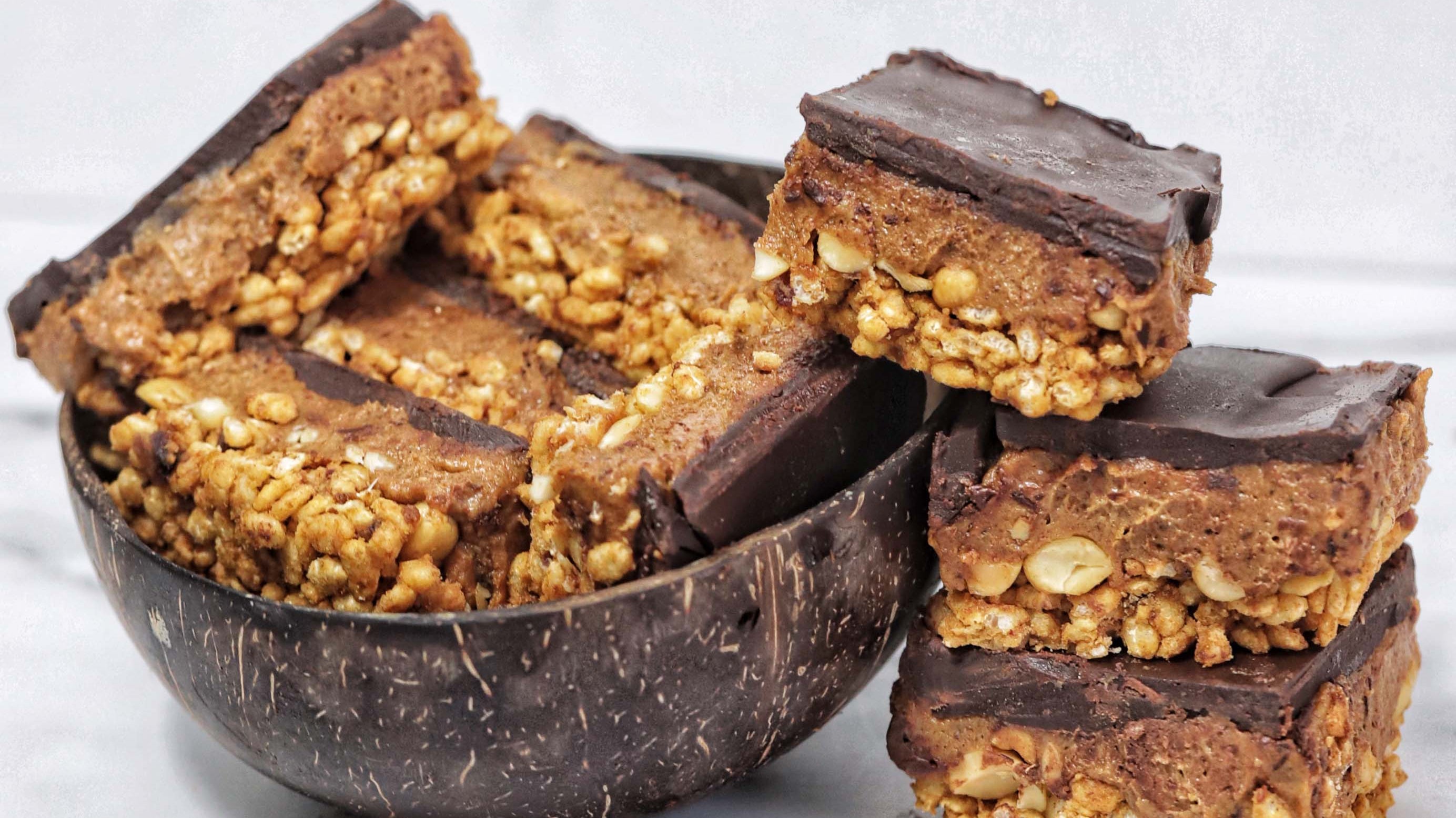 6-Ingredient Crispy Snickers Bars