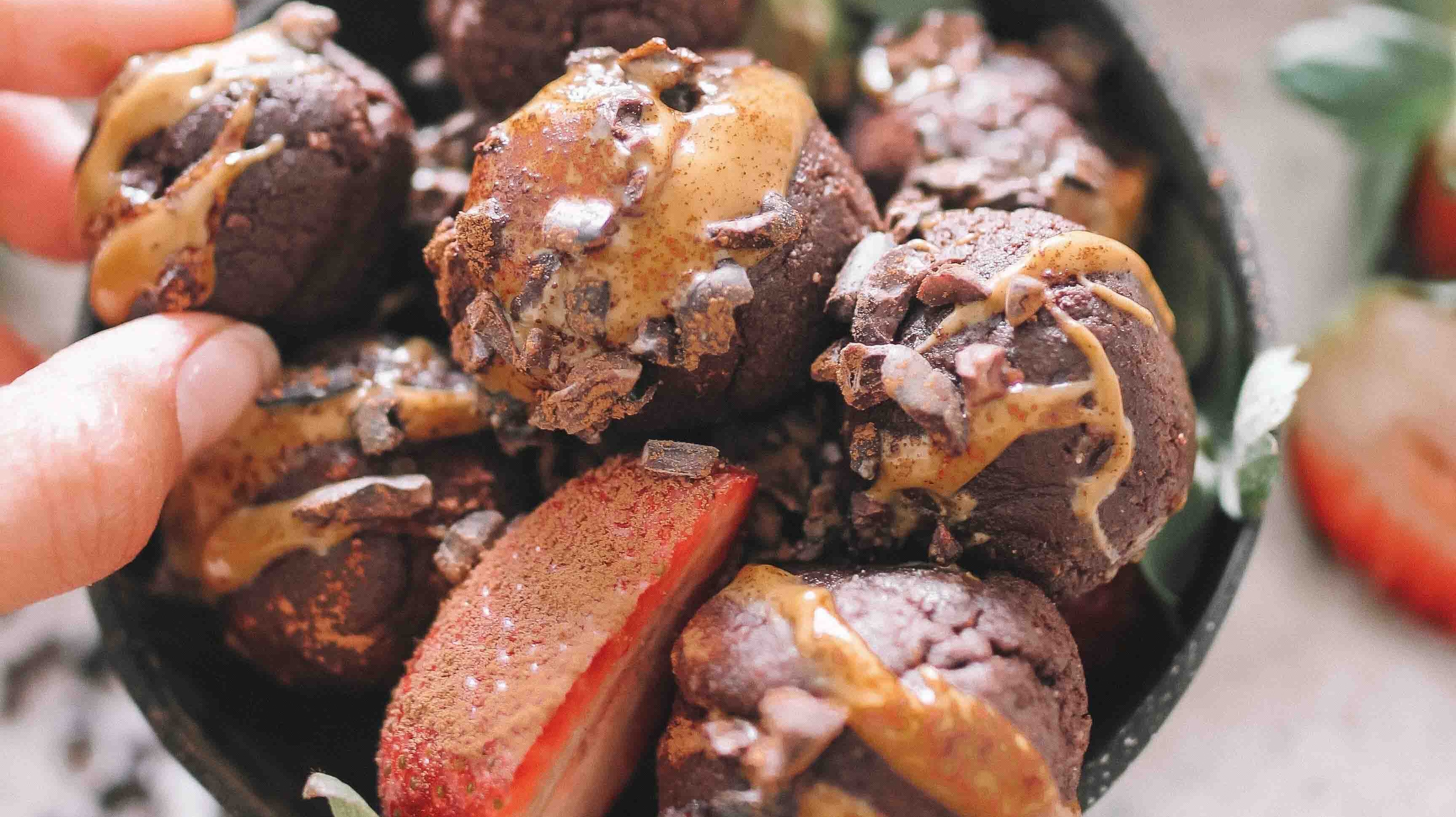 Peanut Butter Cacao Bliss Balls