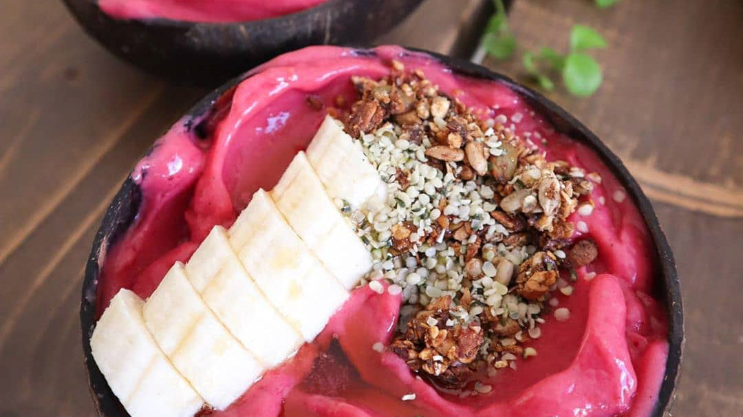 Pink Pitaya Smoothie Bowl