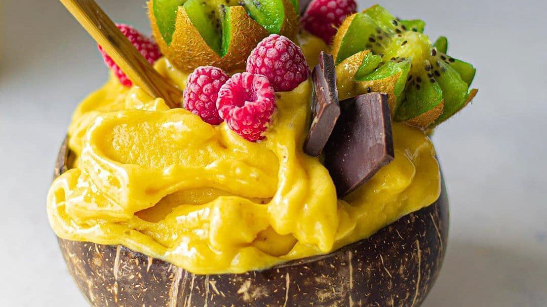 Tropical Smoothie Bowl
