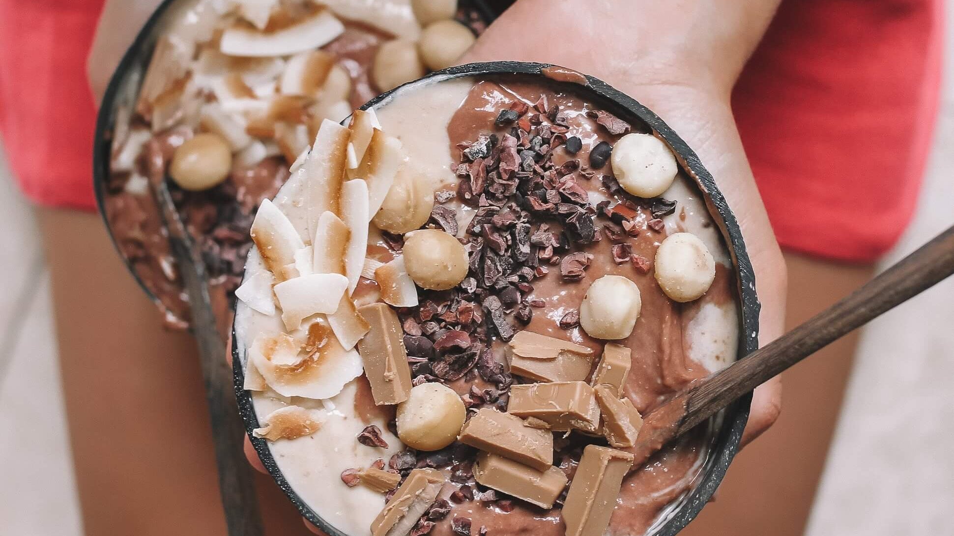 Vanilla and Chocolate Smoothie Bowl