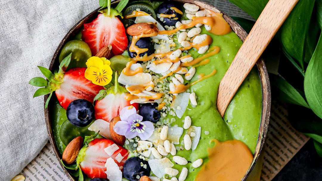 Green Breakfast Smoothie Bowl