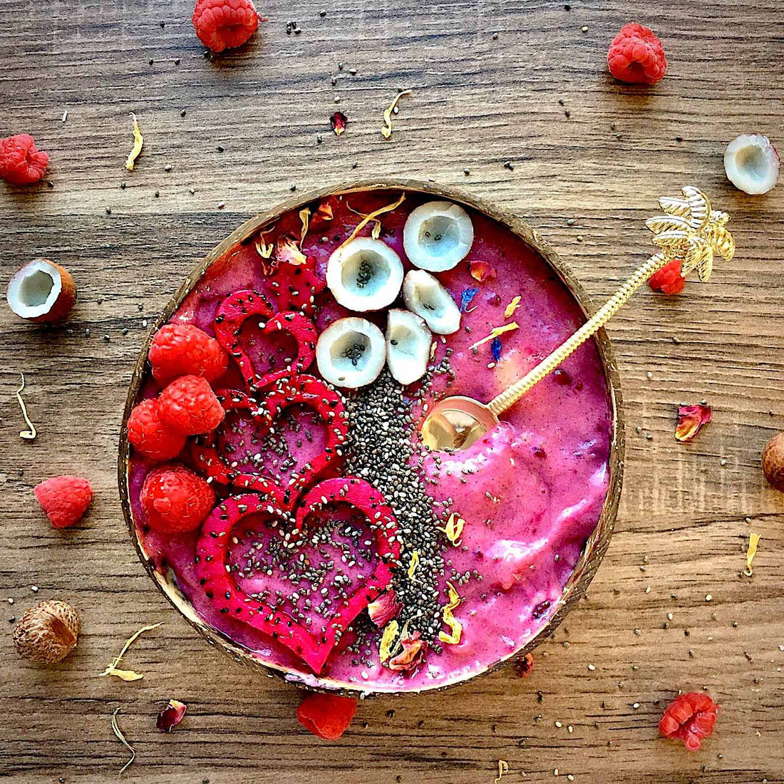 Raspberry, Pitaya and Red Currant Smoothie Bowl